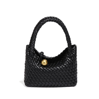 ASTRID™ | ELEGANTE SAMTCLUTCH MIT GOLDENEN AKZENTEN