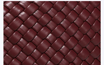 ASTRID™ | ELEGANTE SAMTCLUTCH MIT GOLDENEN AKZENTEN