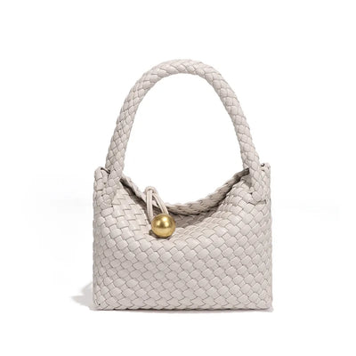 ASTRID™ | ELEGANTE SAMTCLUTCH MIT GOLDENEN AKZENTEN