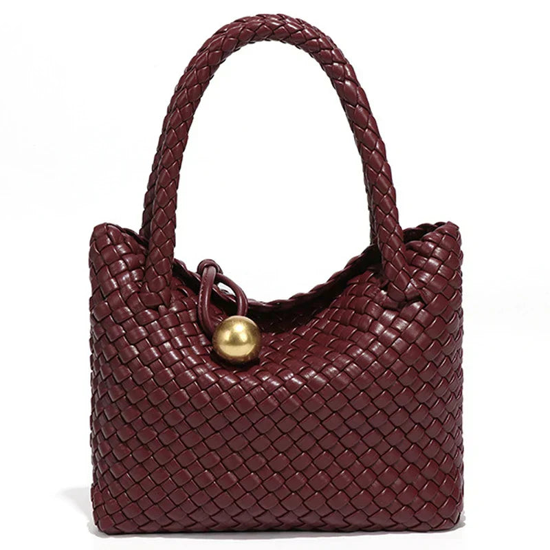 ASTRID™ | ELEGANTE SAMTCLUTCH MIT GOLDENEN AKZENTEN